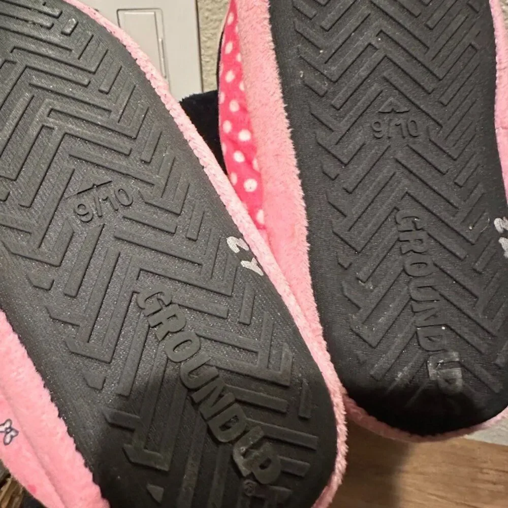 NWOT Minnie Mouse Pink Slippers with Minnie Head Size 9/10